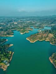 White Pagoda Lake