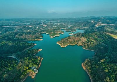 White Pagoda Lake