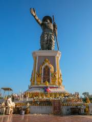 King Anouvong Statue