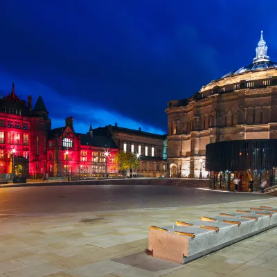 Modern 2 bedroom apartment with free parking