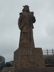 Shennong Statue