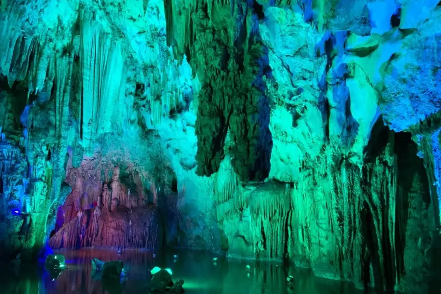 Национальный геологический парк Аньгуо-пещеры