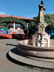 Plaza principal de Nuevo San Juan Parangaricutiro