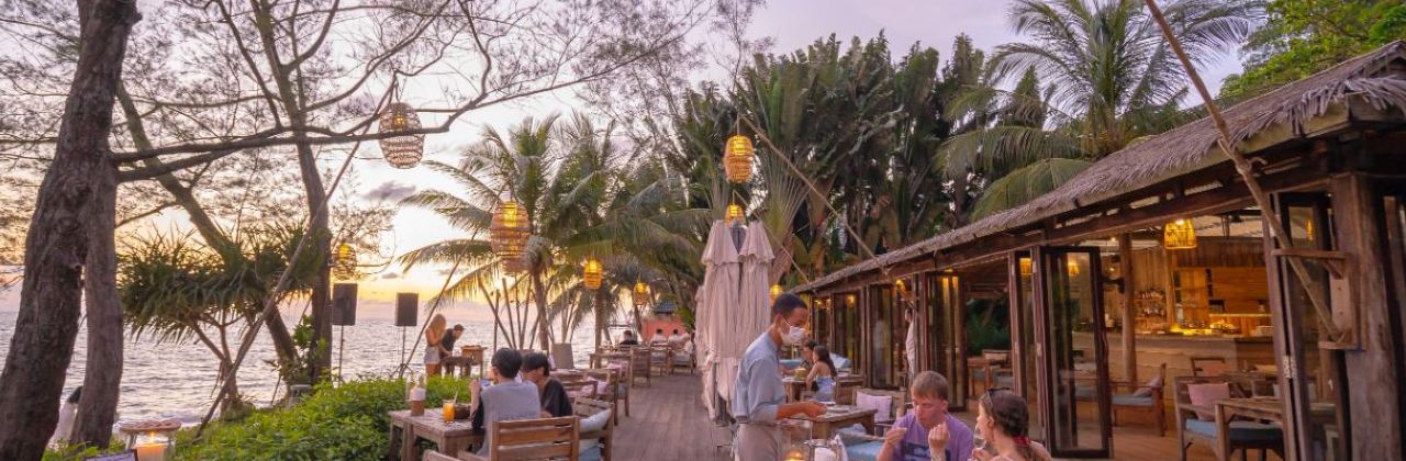 On the Sand restaurant Mango Bay resort