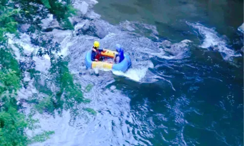 天門山漂流