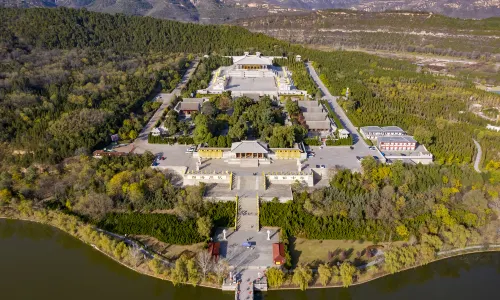 The Mausoleum of Yellow Emperor