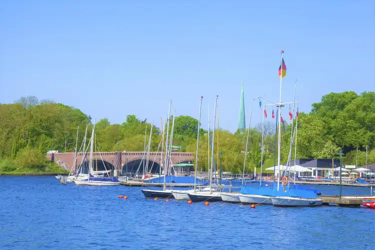 Hotel dekat Lake Alster