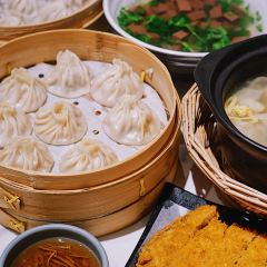 馋三尺蟹粉小笼(南京东路店) User Photo