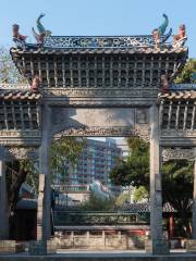Baochong Memorial Arch