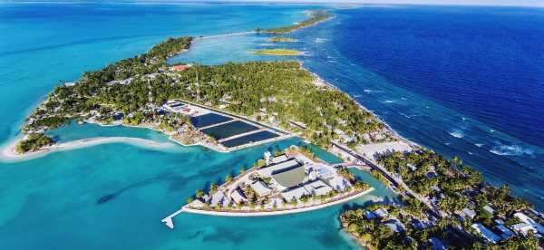 Hotels With Parking in Kiribati