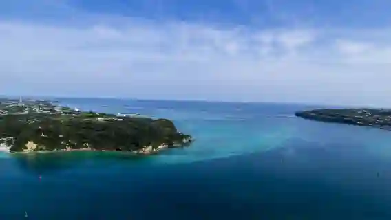 知念岬+沖繩世界文化王國+琉球玻璃村+波之上海灘【中文包車】