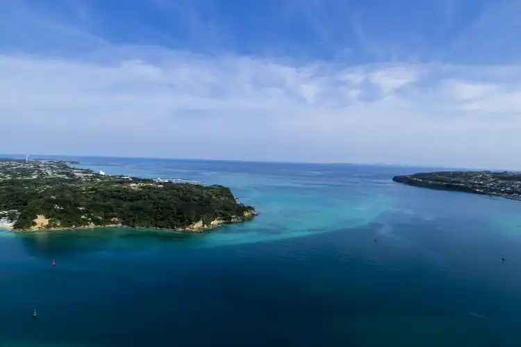 Hotels near Kouri Island