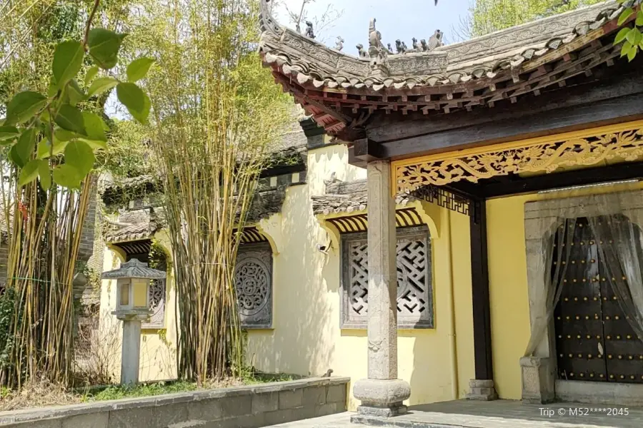 Guangshanxian Fojiao Art Museum