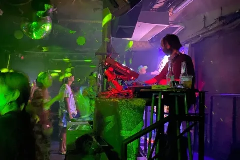 CLUB METRO