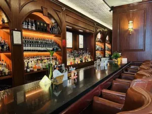 shēn Whisky Lounge