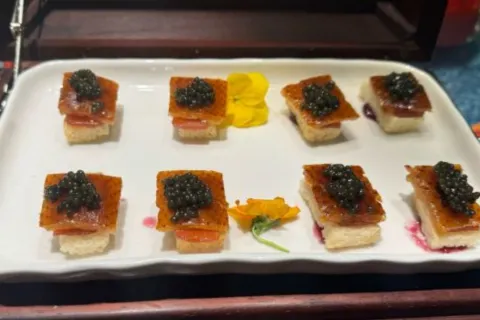 鸭百味·味道名厨烤鸭酒店(德隆街店)