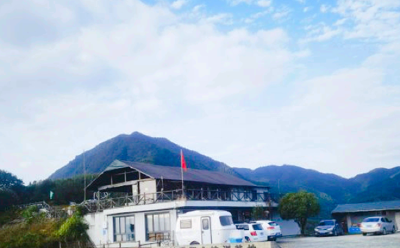 Huangshan Hongcun Guoji Huaxiangsan Base