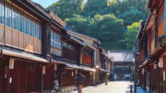 Higashi Chaya District