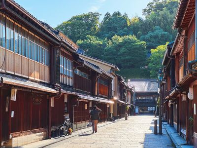 Higashi Chaya District