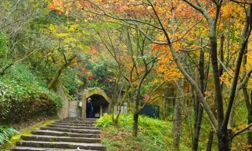 Thousand Buddha Mountain Scenic Area