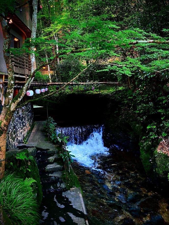 貴船川