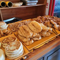 蒙古包子大王(宝力根路总店) 여행 사진