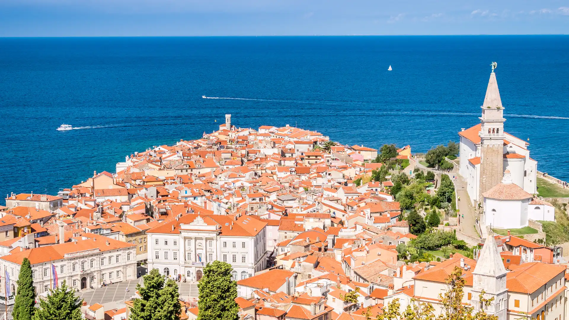 Hotels near Cathedral of St George
