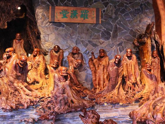 China’s Kingdom of Root Carving