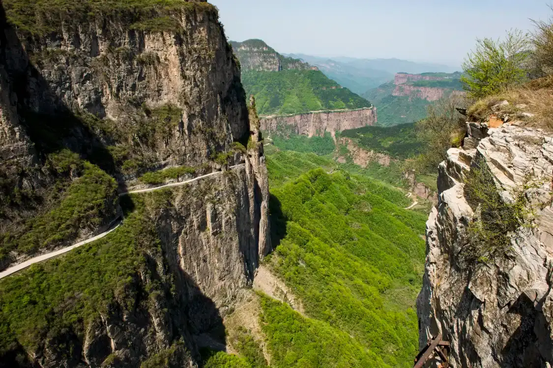 Hotels near Lingchuan Wangmangling Scenic Area-Observation Deck