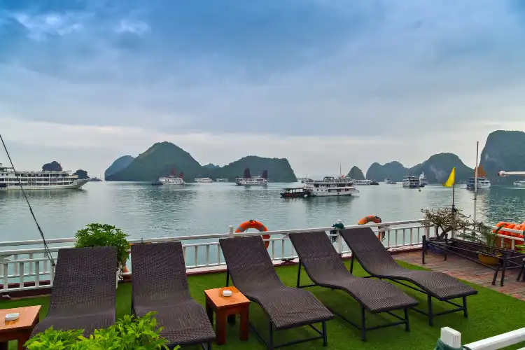 Hotels in Quan Lan