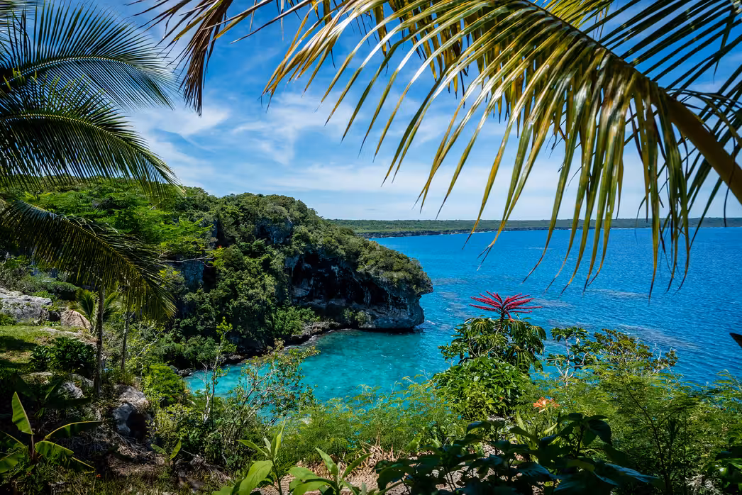 Flüge ${{cityDName}} Lifou