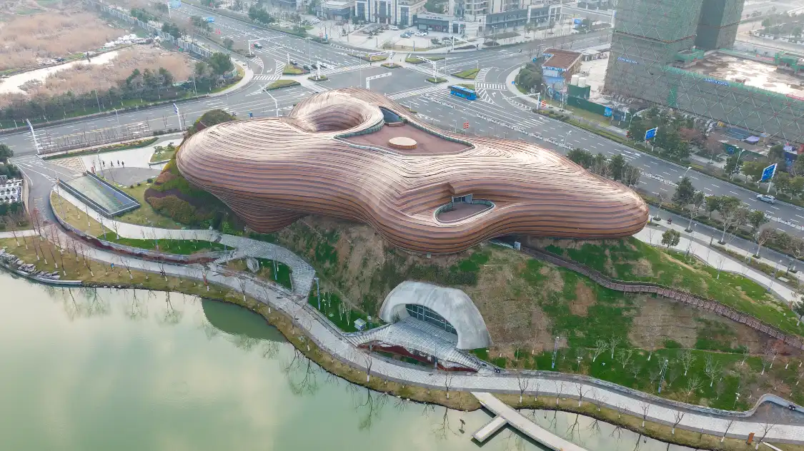 Hotels near Yanhu Park