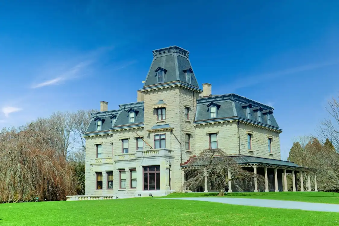 Hotels near Chateau-sur-Mer