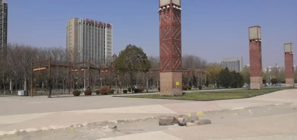 Hotels near Shahe People's Park