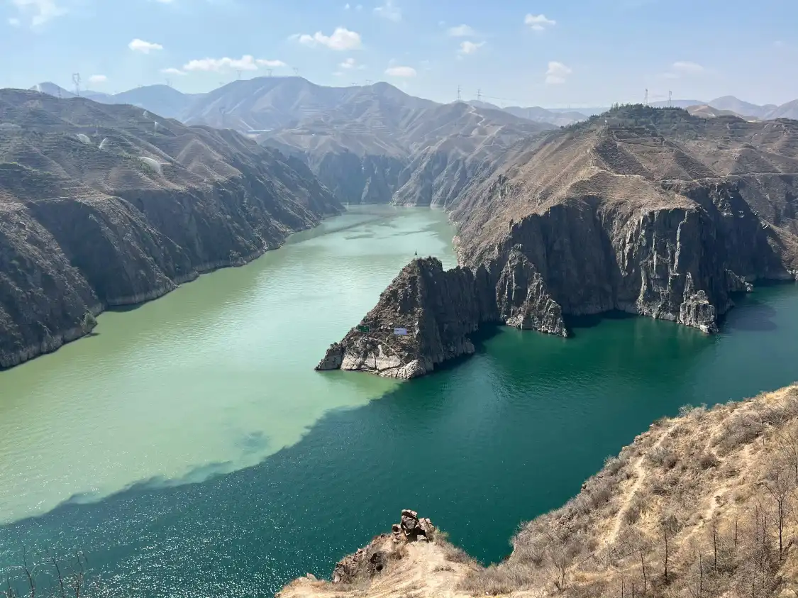 Hotels near Liujiaxia Hydropower Station