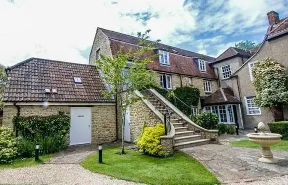 Season’s Restaurant at the Eastbury Hotel