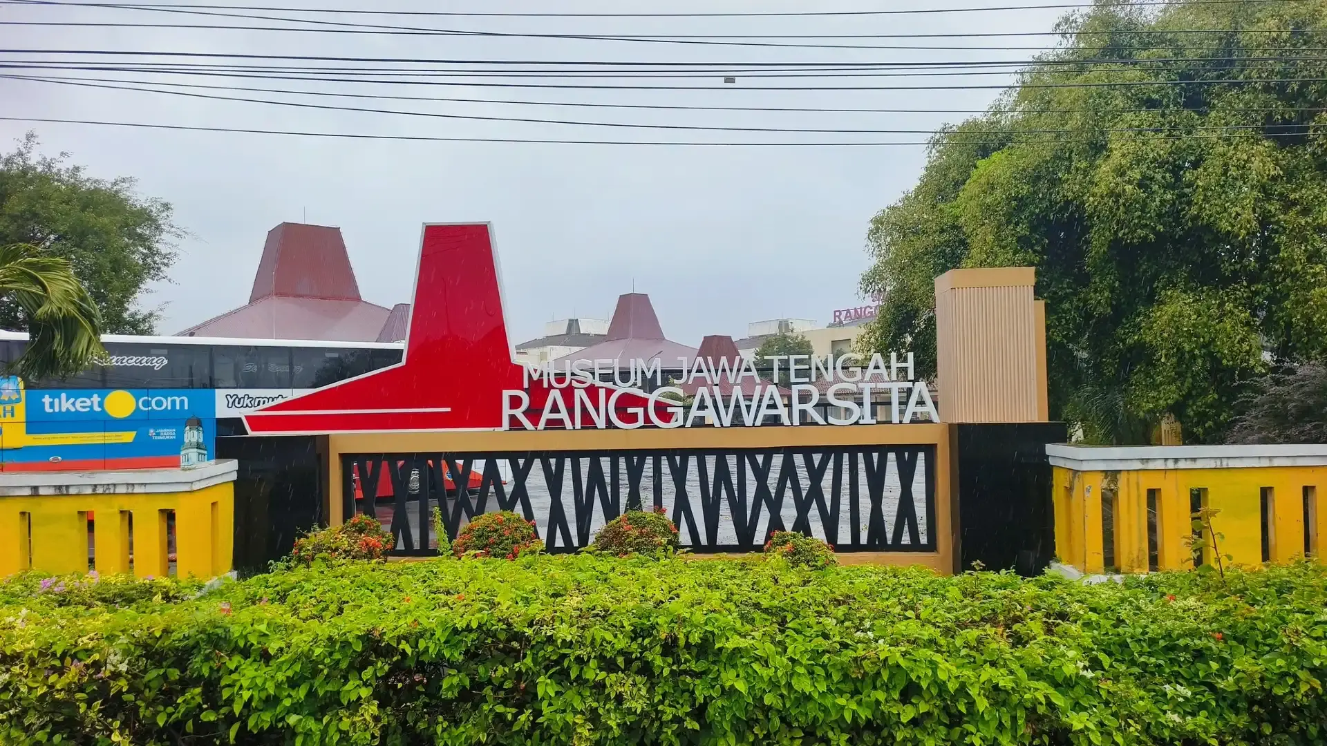 Hotels near Museum Ranggawarsita