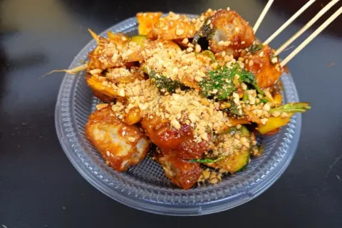 Kam Long Ah Zai Curry Fish Head