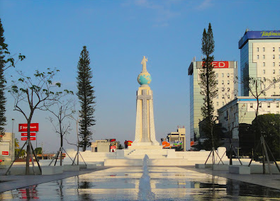 Monument to the Divine Savior of the World