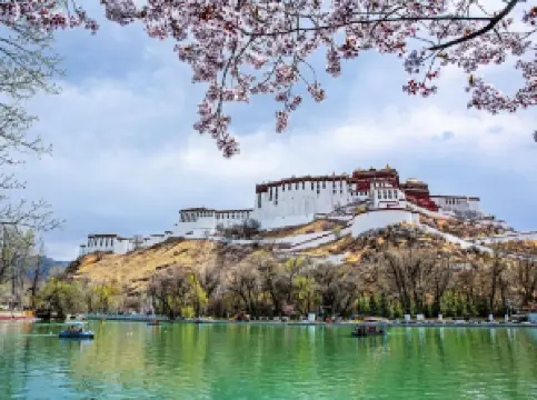 Zongjiao Lukang Park