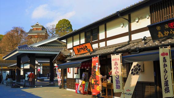 Sakura-no-baba Josaien