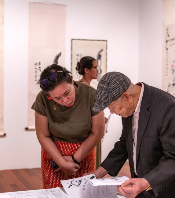 《無拘之筆》陳如鐘的藝術與寫作展覽 | 新加坡國立大學博物館