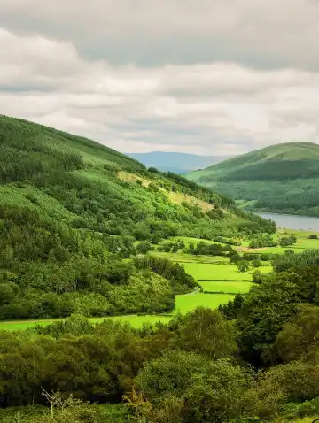 鄰近佈雷肯比肯斯國家公園的酒店