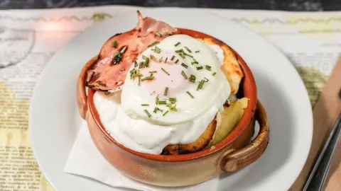 La Nenea Iancu in ブカレスト