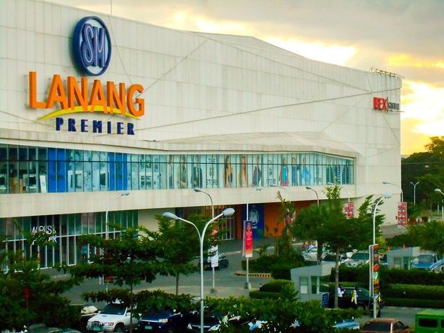 SM Lanang Premier