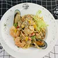 夢幻黑白條紋打卡cafe