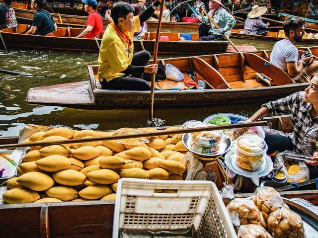 The best floating market adventure ever