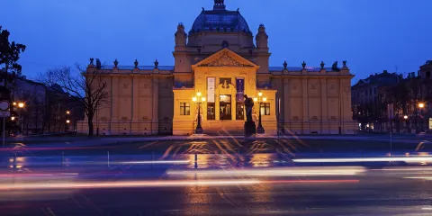 警示塔+美樂高墓地+失戀博物館+薩格勒布當代藝術博物館包車