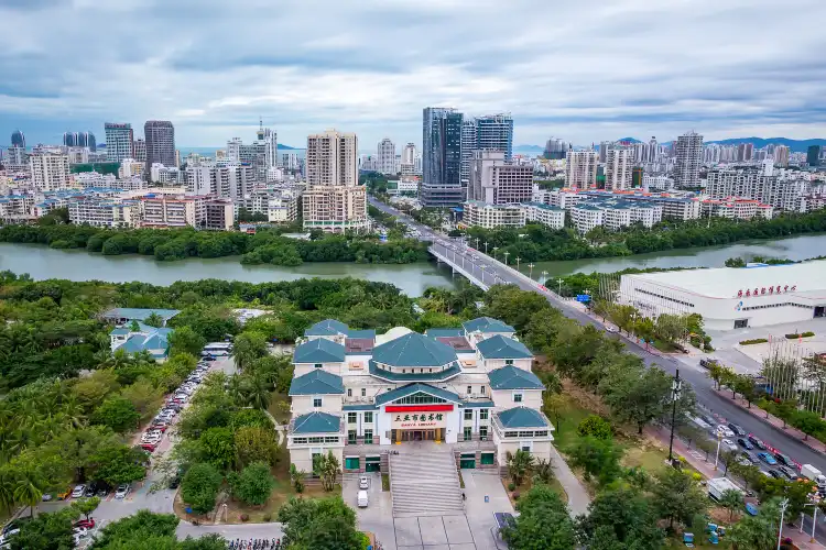 Hotels near Sanya Library