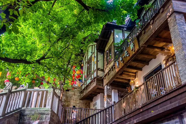 Hotels near Mountain City Alley